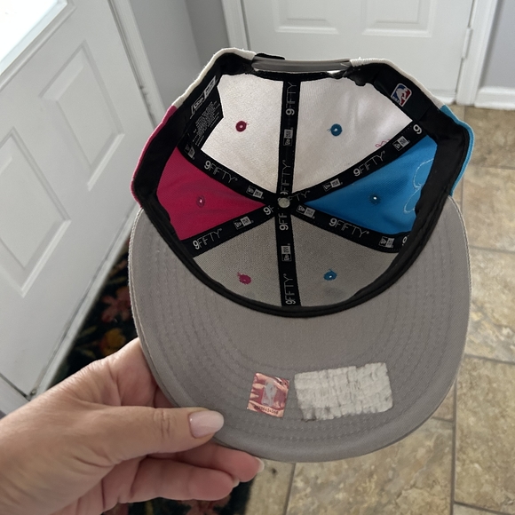 New Era 9Fifty Chicago Bulls Snapback - Picture 7 of 17